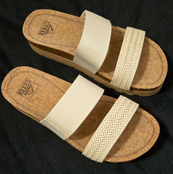 Reef Shoes - Reef Women's Tan and Cream Sandals
